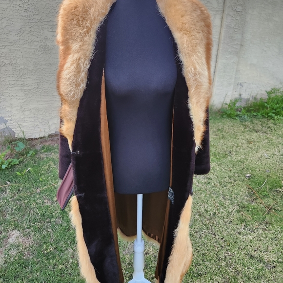 1970s Red Fox Fur Trimmed Coat with Belt - Picture 6 of 15